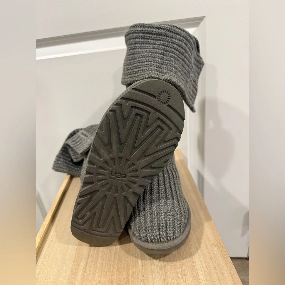 UGG Australia Gray Knit Tall Boots Women’s Size 7 Cozy Winter Shearling